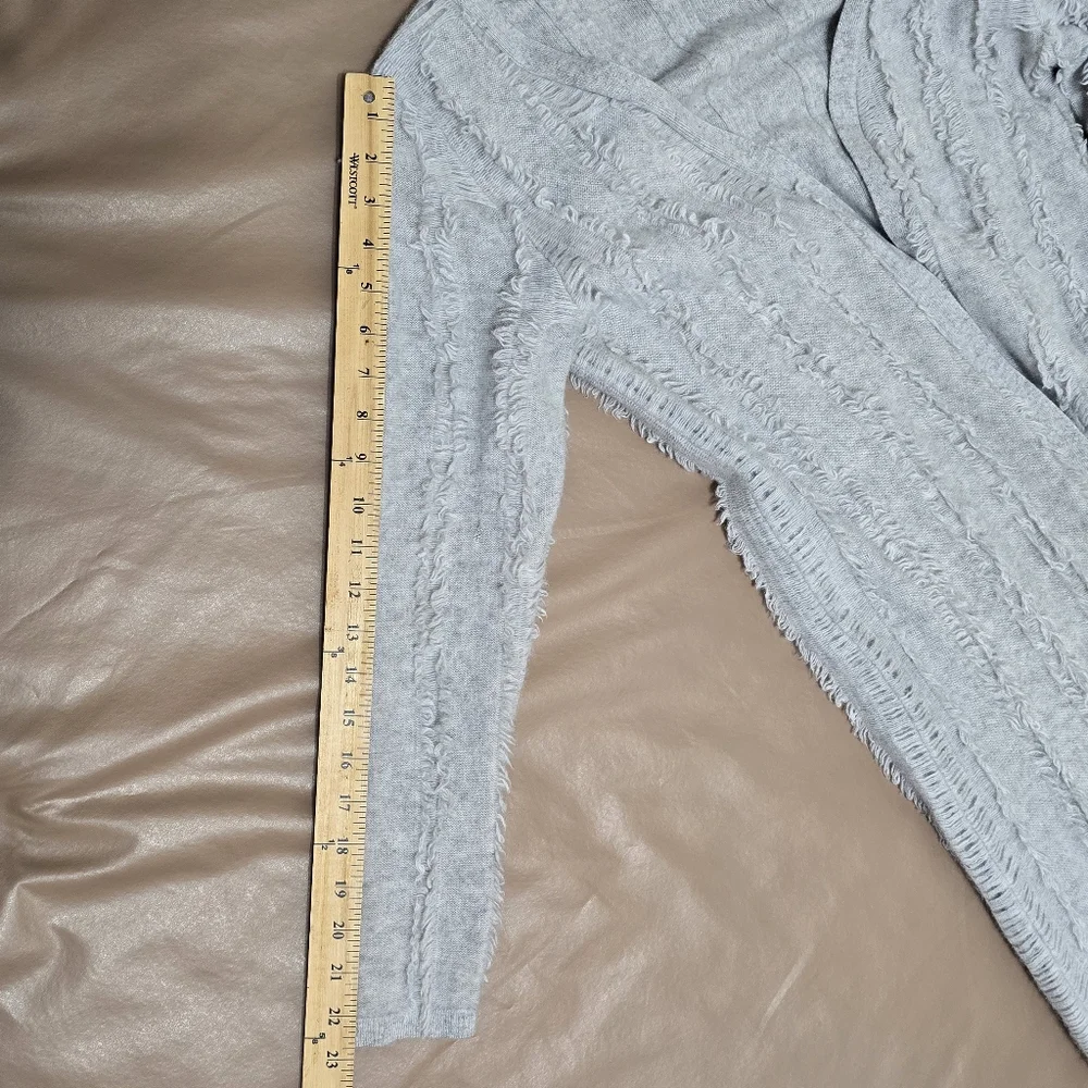 Neiman Marcus Women Cashmere L Cardigan Sweater Gray Fringe Luxury Cozy Office - Picture 9 of 16